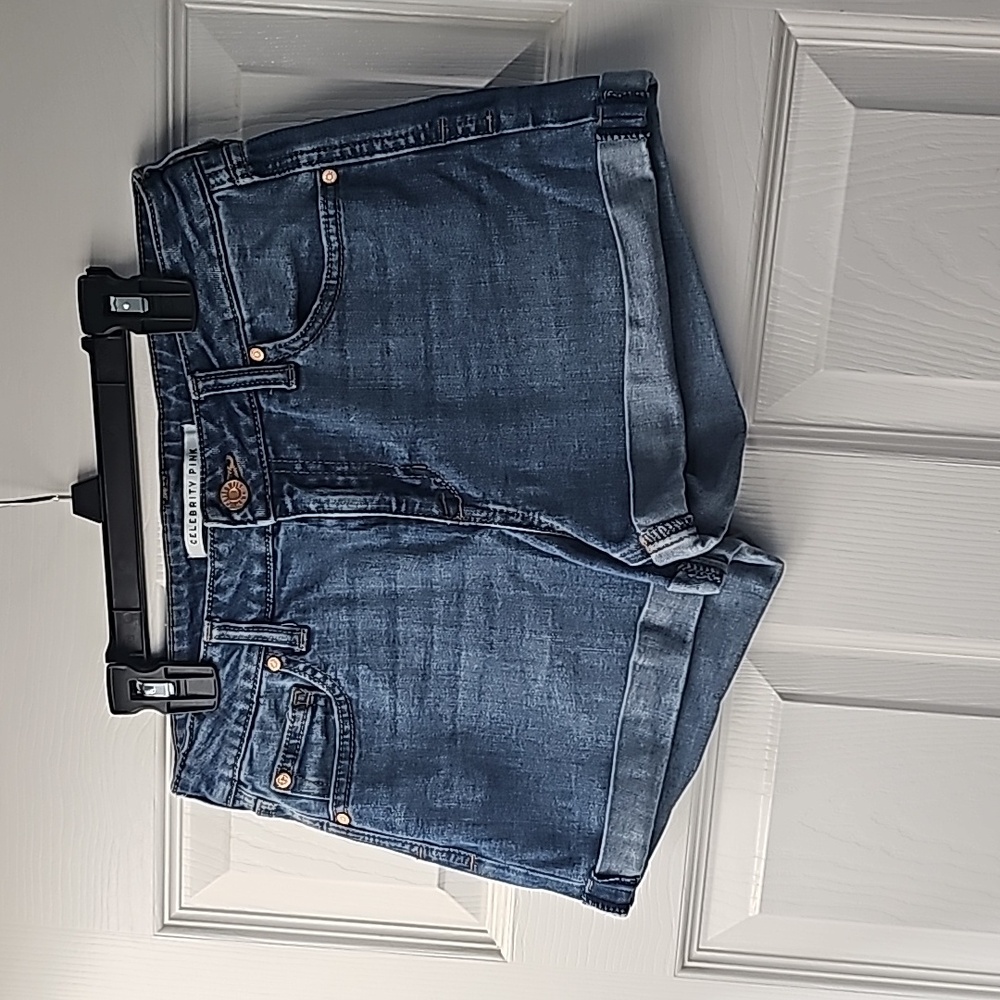 Celebrity Pink Denim Shorts, Size 7/W28, Medium Wash, 2.5" inseam